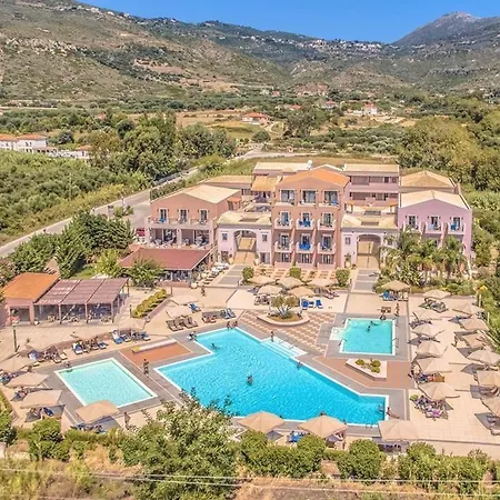 Utopia Resort & Spa מלון