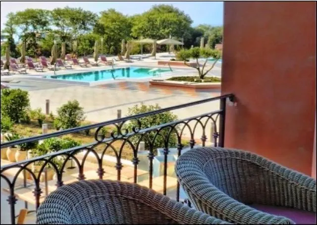 Utopia Resort & Spa מלון