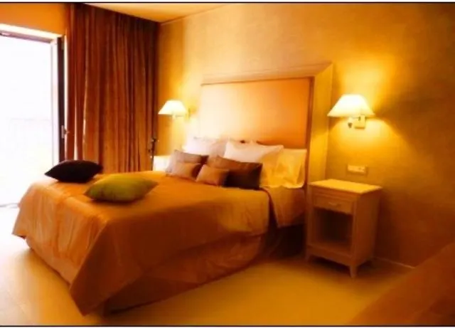 Utopia Resort & Spa מלון 4*