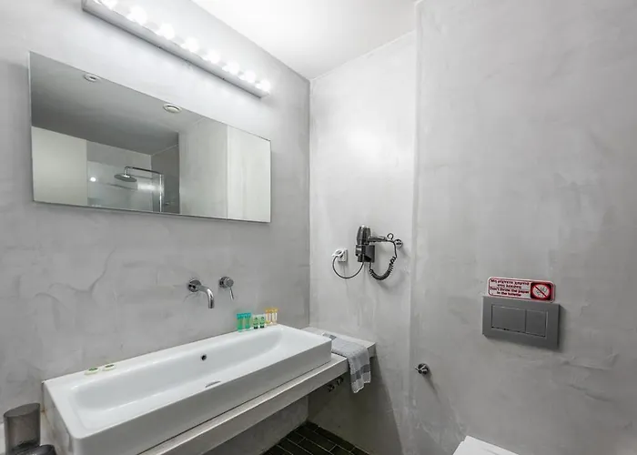 מלון Utopia Resort & Spa 4*