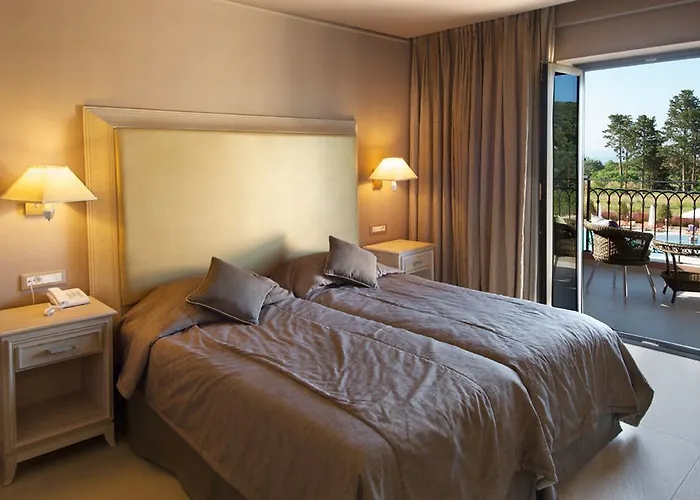Utopia Resort & Spa מלון