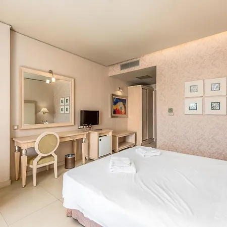 Utopia Resort & Spa فندق