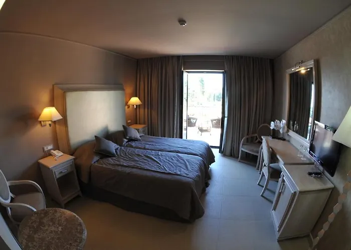 Utopia Resort & Spa 4*